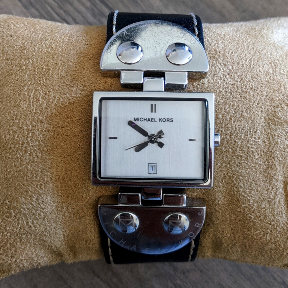 Michael Kors Women's Black Leather Watch. Style # MK 4054